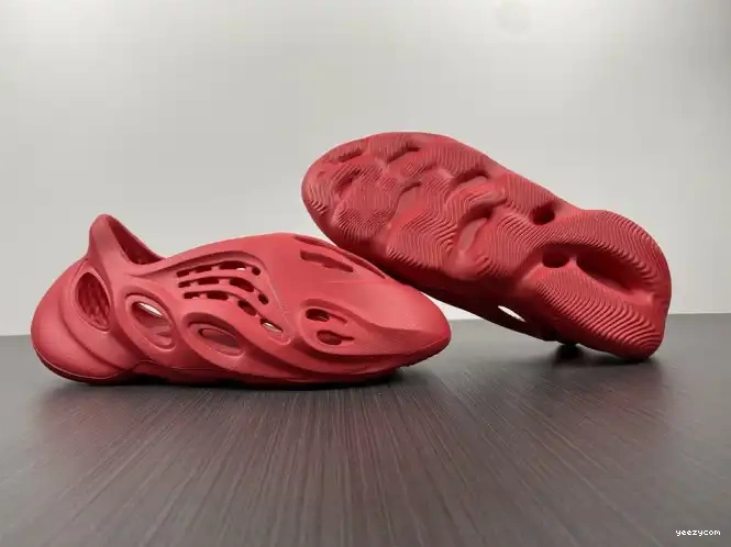 CW3355 Adidas Red Foam Yeezy 0505